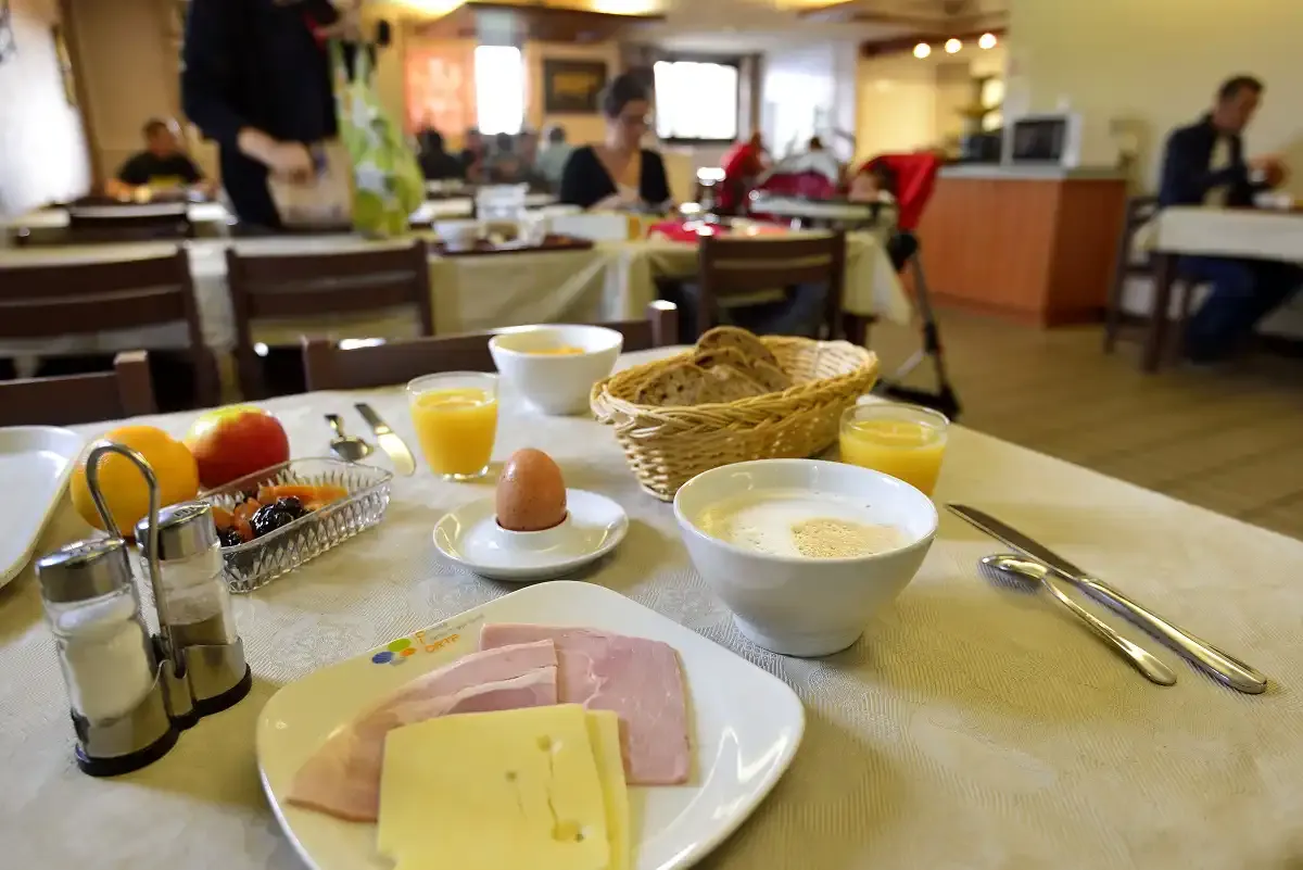 Petit Dejeuner Vacances Val Louron Lou Lapade