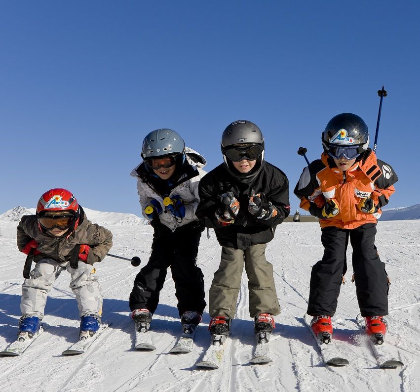 ENFANTS SKI PISTE AURON STATION DU MERCANTOUR