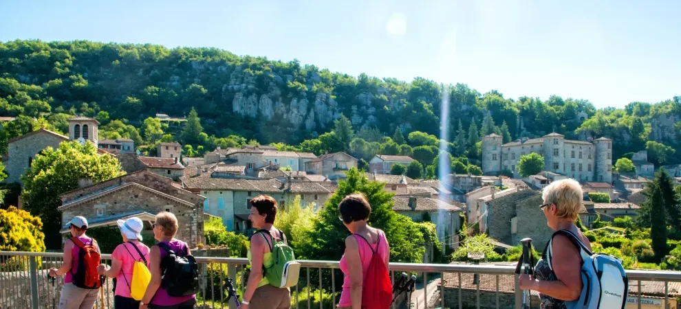 Séjour randonnée & bien-être en groupe en Ardèche méridionale