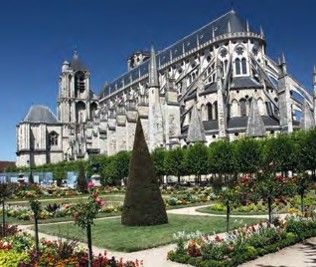 Cathédrale De Bourges Domaine de Sainte-Montaine - Groupe