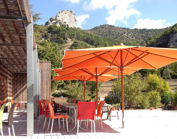 Terrasse Ensoleillée De La Résidence La Fontaine D'annibal à Buis Les Baronnies