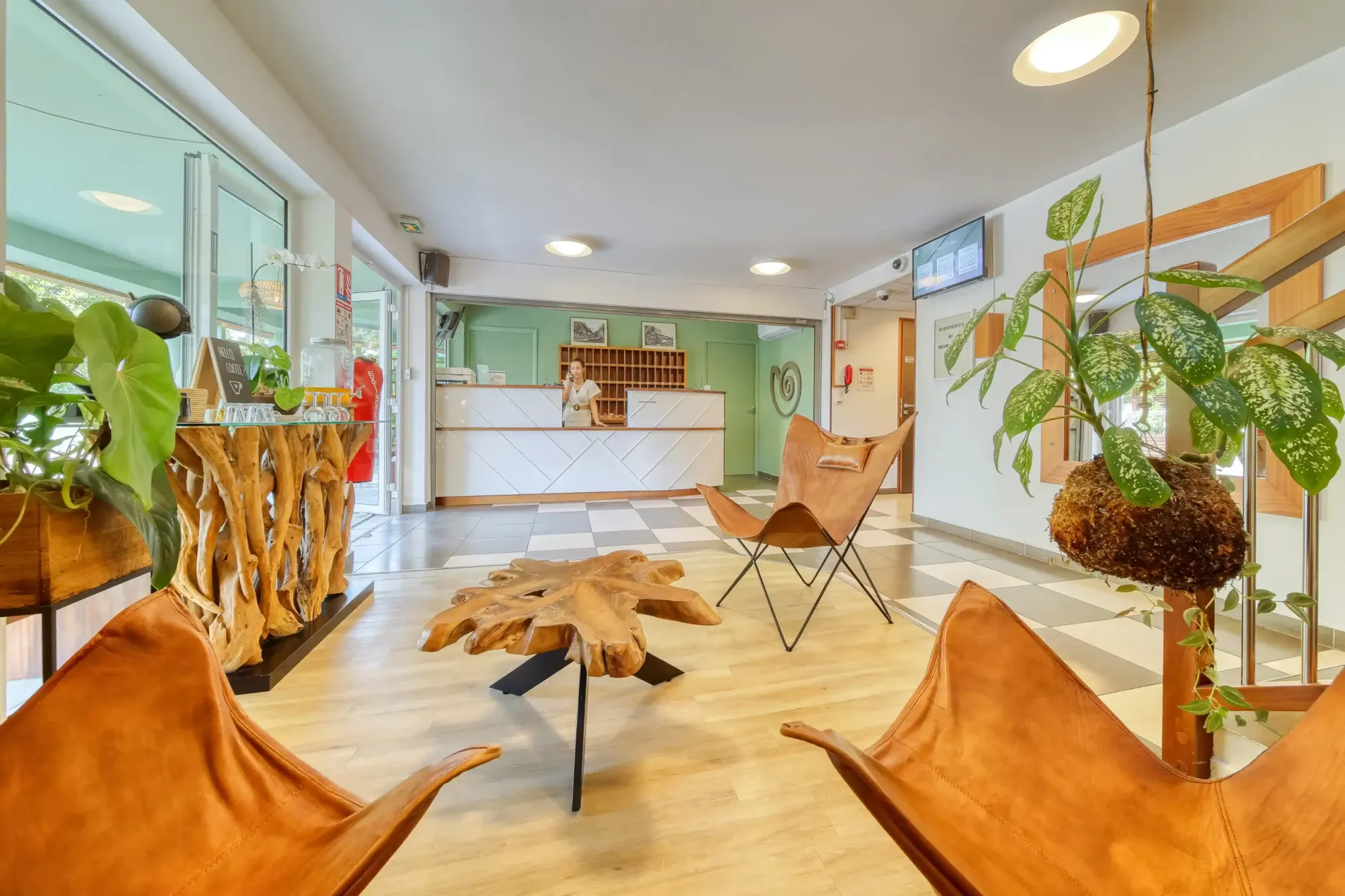 TAH 230822 NewTropicAppartHotel YAH 041