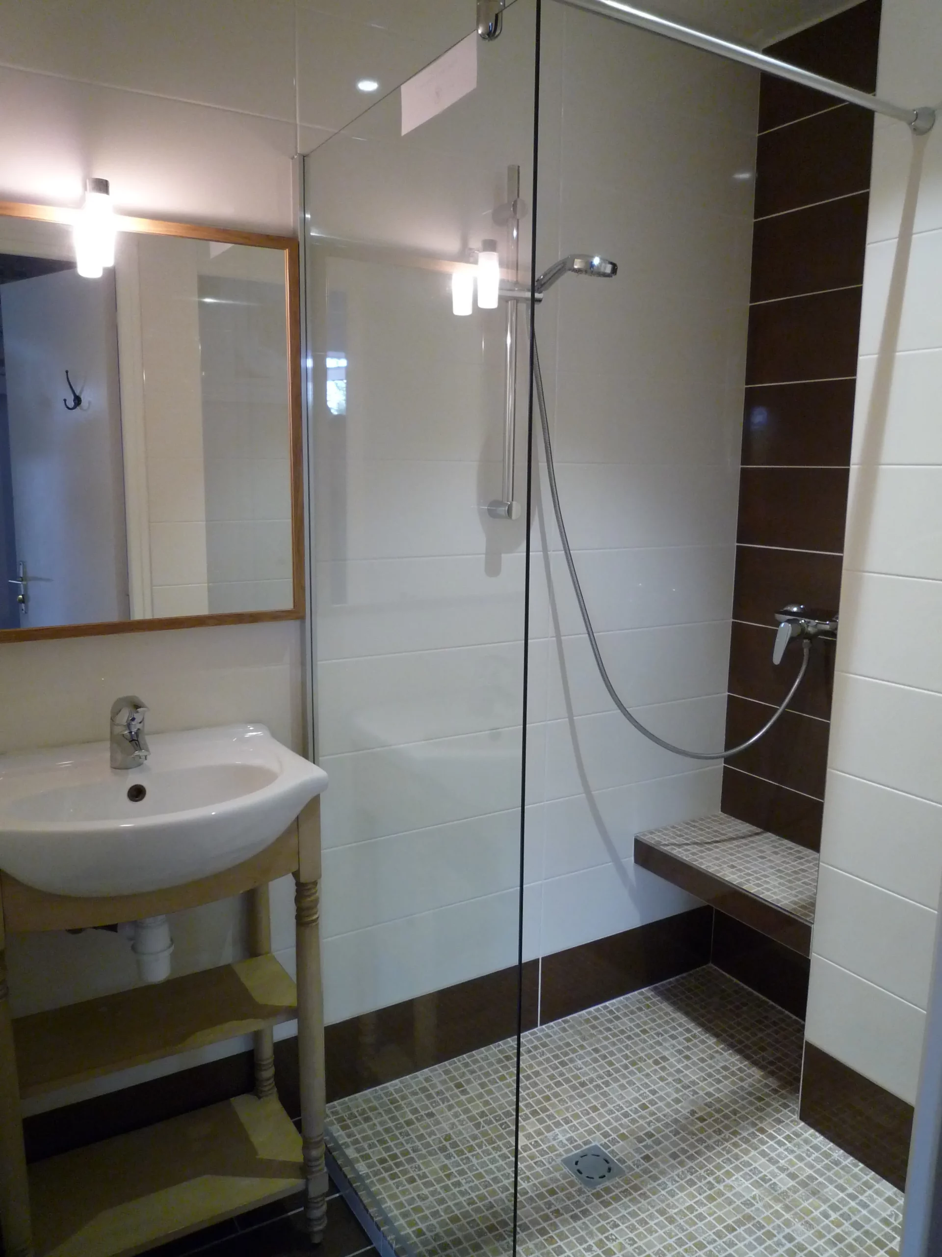 LE CHATEAU DE TERME Bathroom