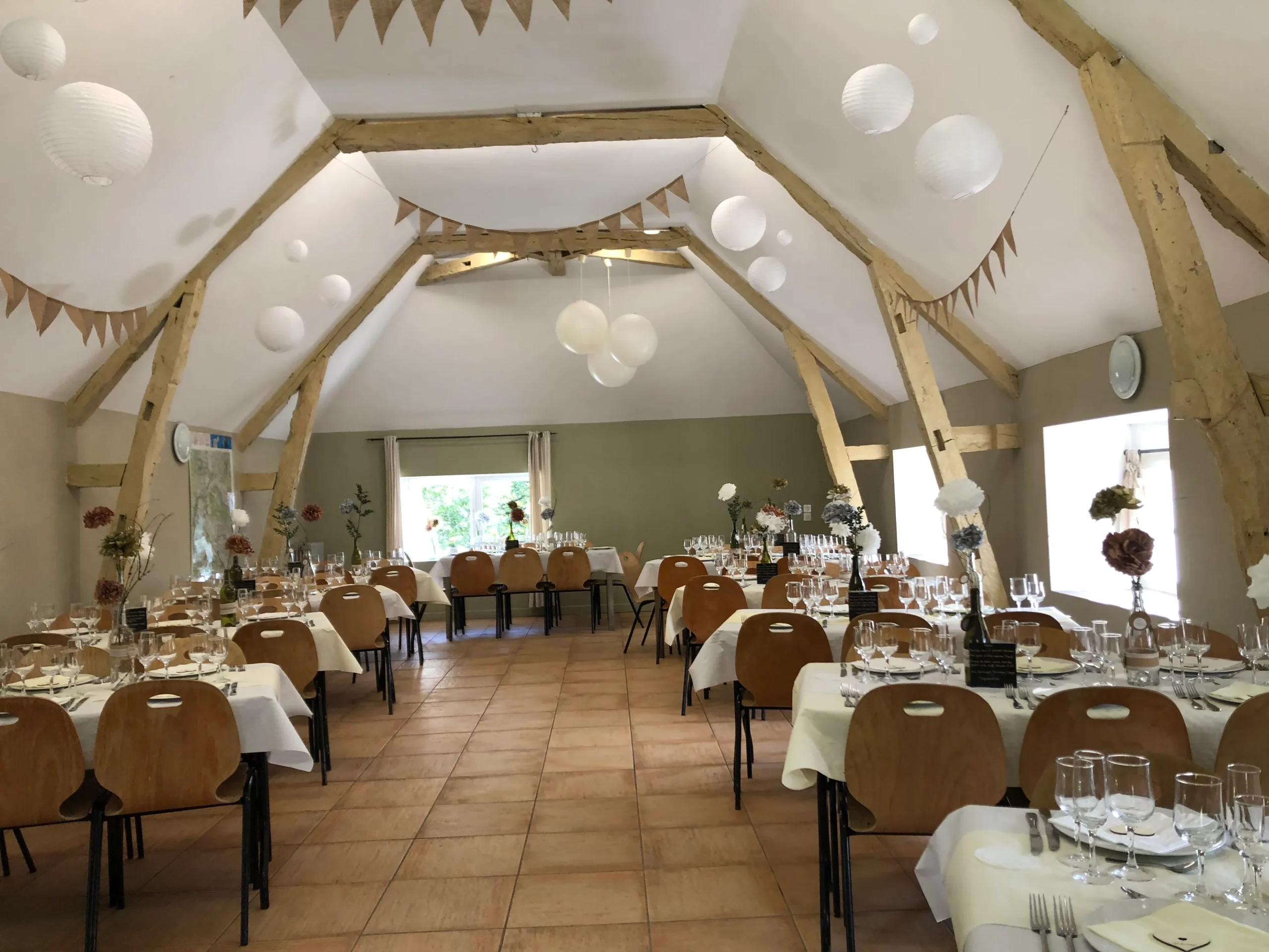 En Haut SALLE UXELLO