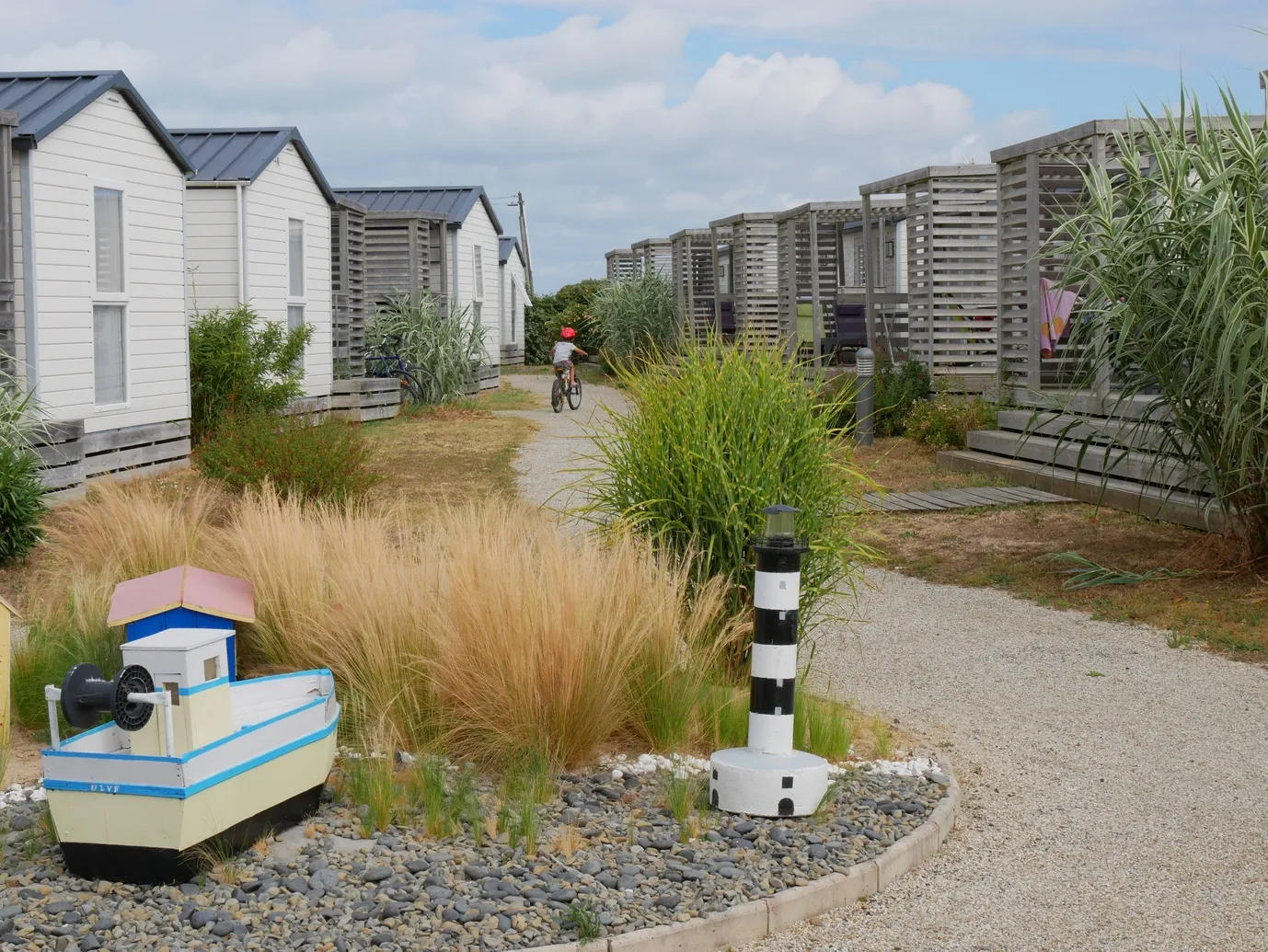 LES BEAUPINS village