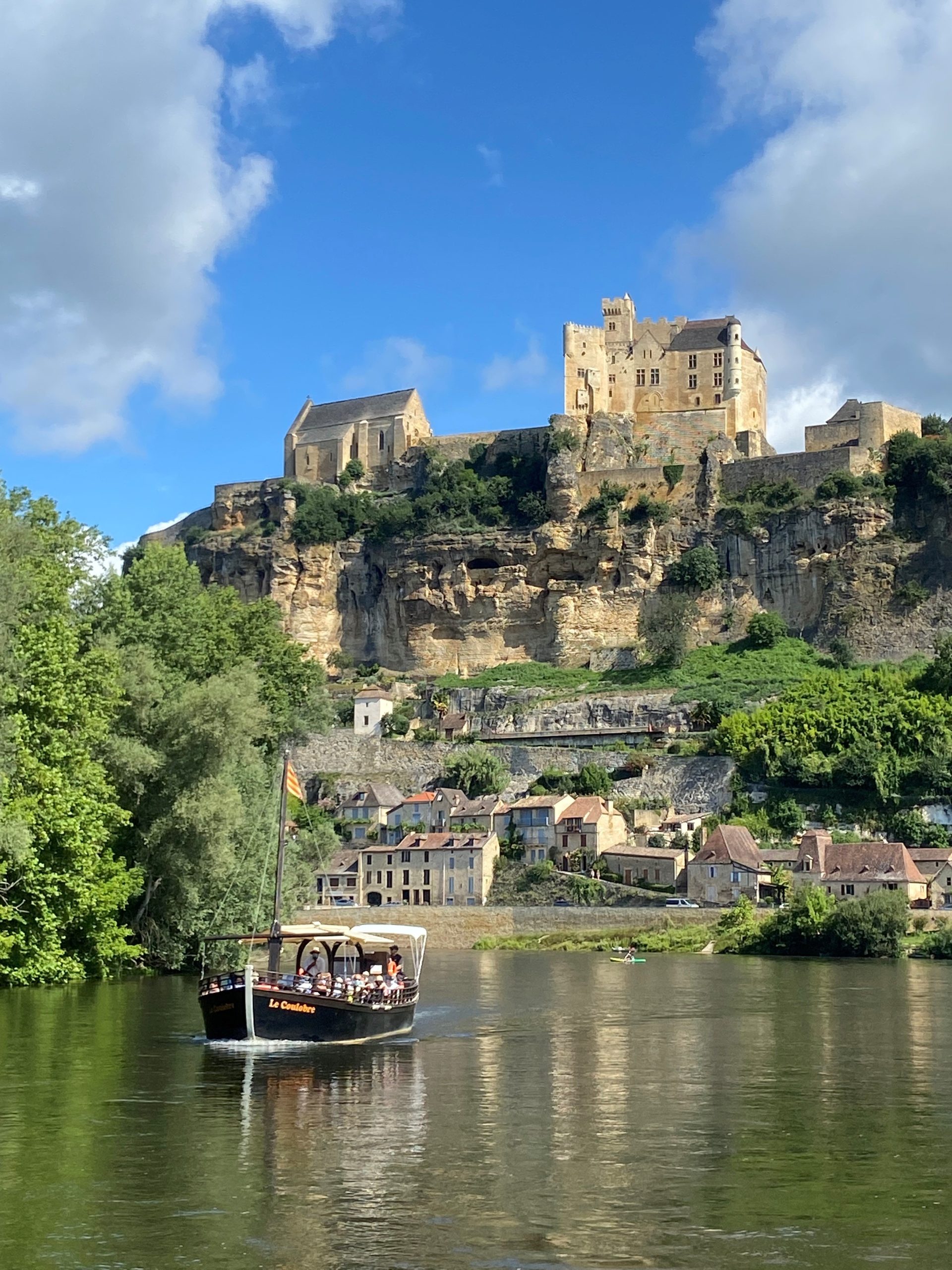 Gabarre + Chateau De Beynac