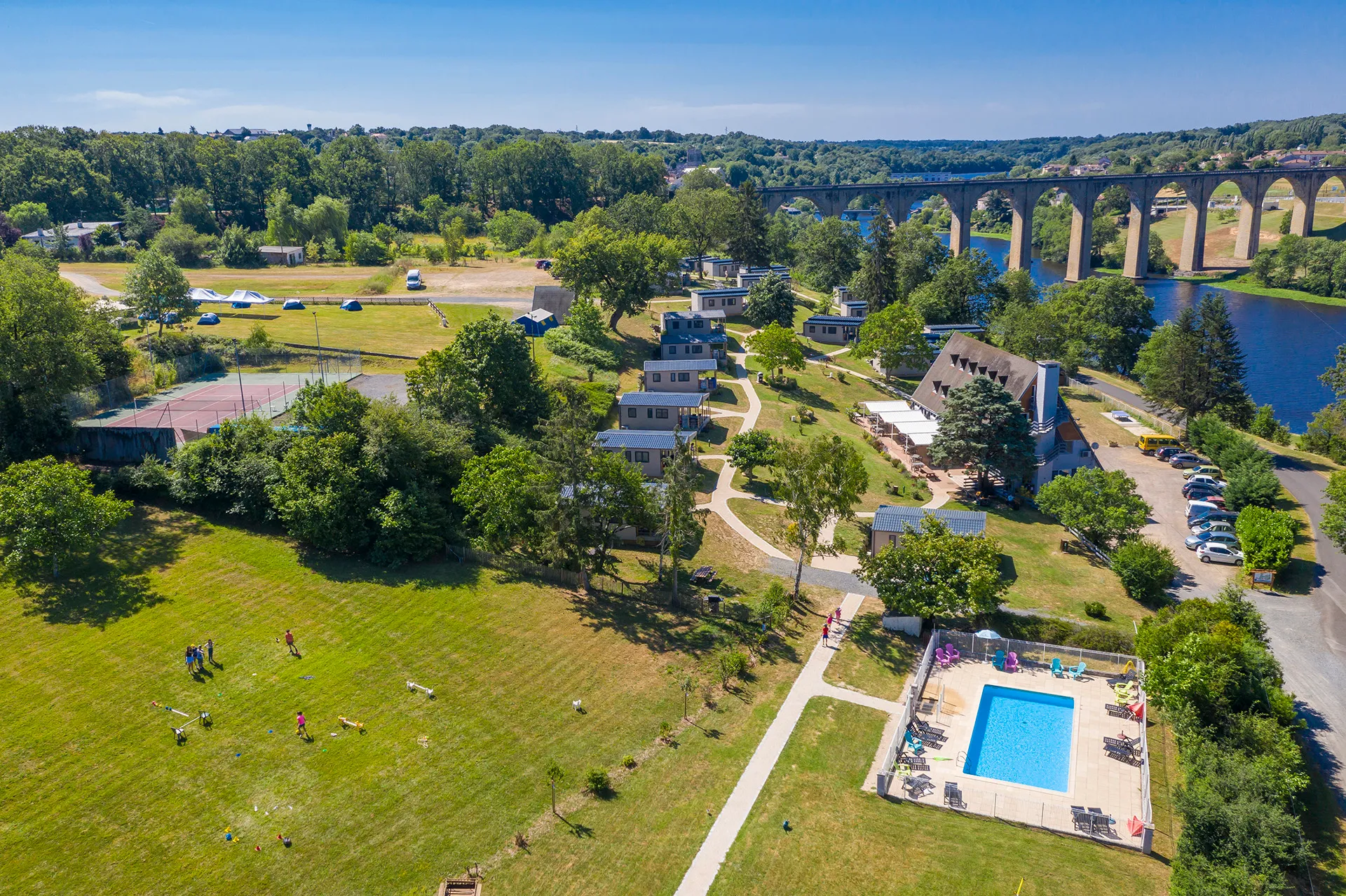 L ISLE JOURDAIN Village