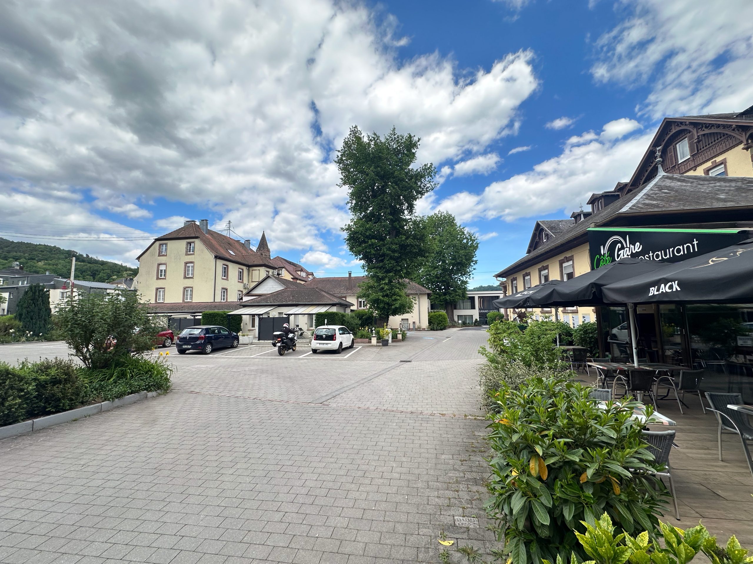 Grand Hotel / 2025 vue parking