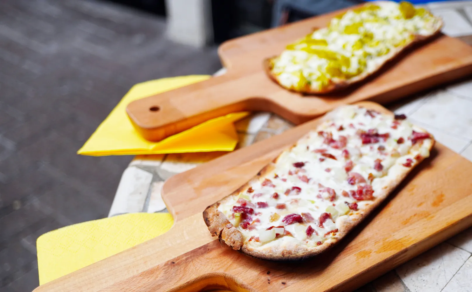 Tarte flambée, appelée flammekueche en alsacien