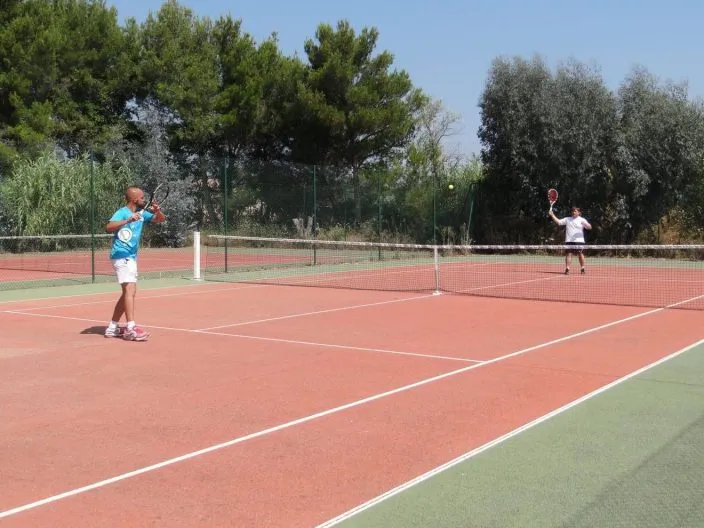 Villages vacances Ternélia avec terrain de tennis